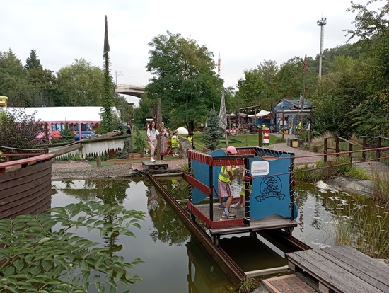 V neděli 5.11. bude otevřen minigolf od 13 hod. do setmění. K dispozici i lukostřelba , fotbalové šipky a fotbalový billiard.